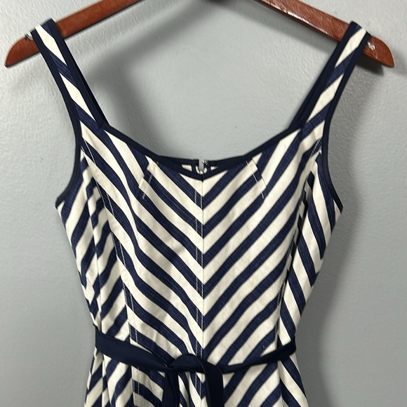 Talbots SHORELINE Navy/ White Denim Canvas Chevron Striped Midi Dress Sz 6P - Picture 7 of 16